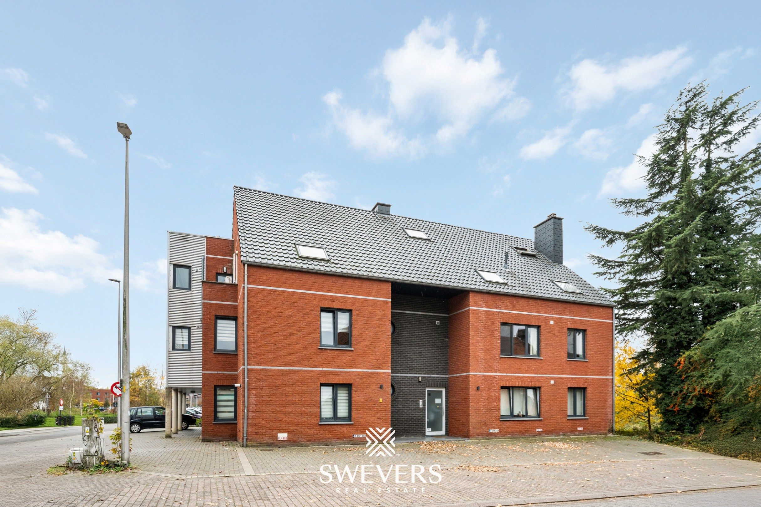 Lichtrijk Appartement met Zuidterras in Hartje Koersel. foto 28