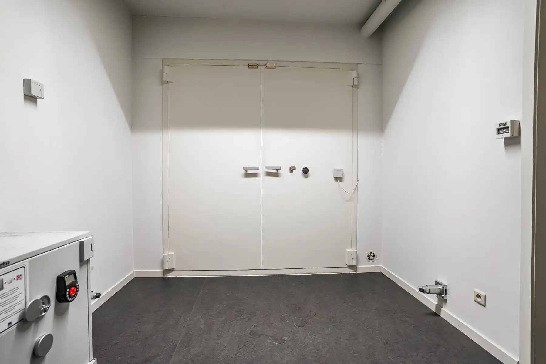 Commercieel gelijkvloers in het hart van Breendonk! foto 10