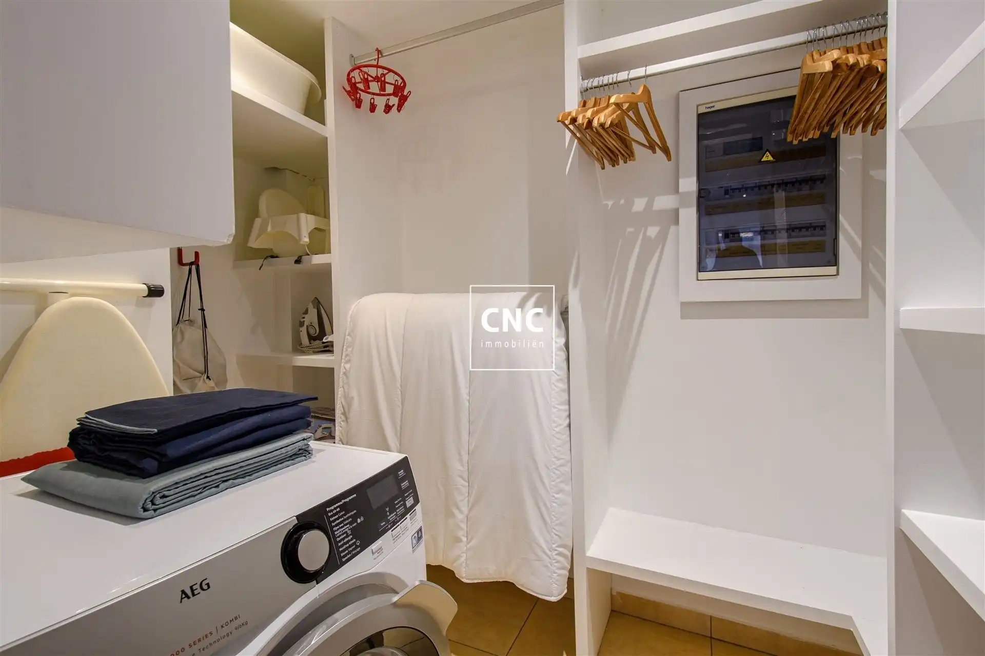 Smaakvol gemeubeld 1-slaapkamerappartement nabij de Zeedijk foto 11