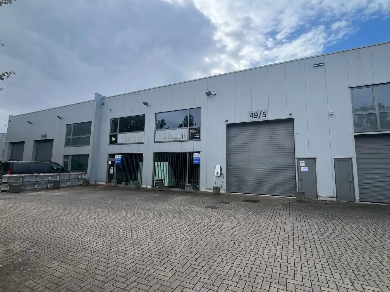 KMO-unit met kantoor foto 31