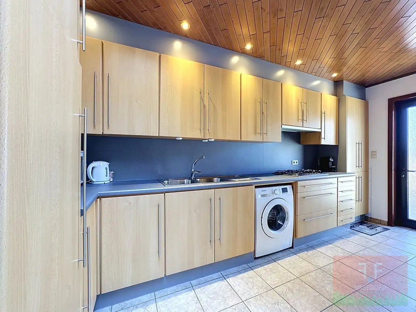 Instapklare energiezuinige gezinswoning met 3 slaapkamers en tuin te Sint-Lievens-Houtem foto 7