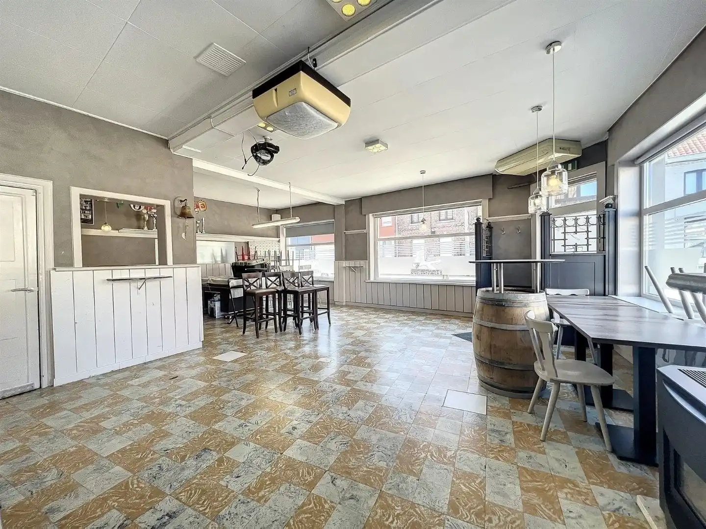 Hoekpand voor gemengd gebruik, vroeger gekend als café "De Vierweg" foto 7