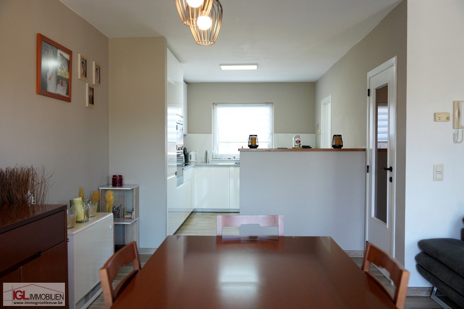 Gerenoveerde bel-étage woning met 5 slaapkamers, garage en zonnige tuin foto 5