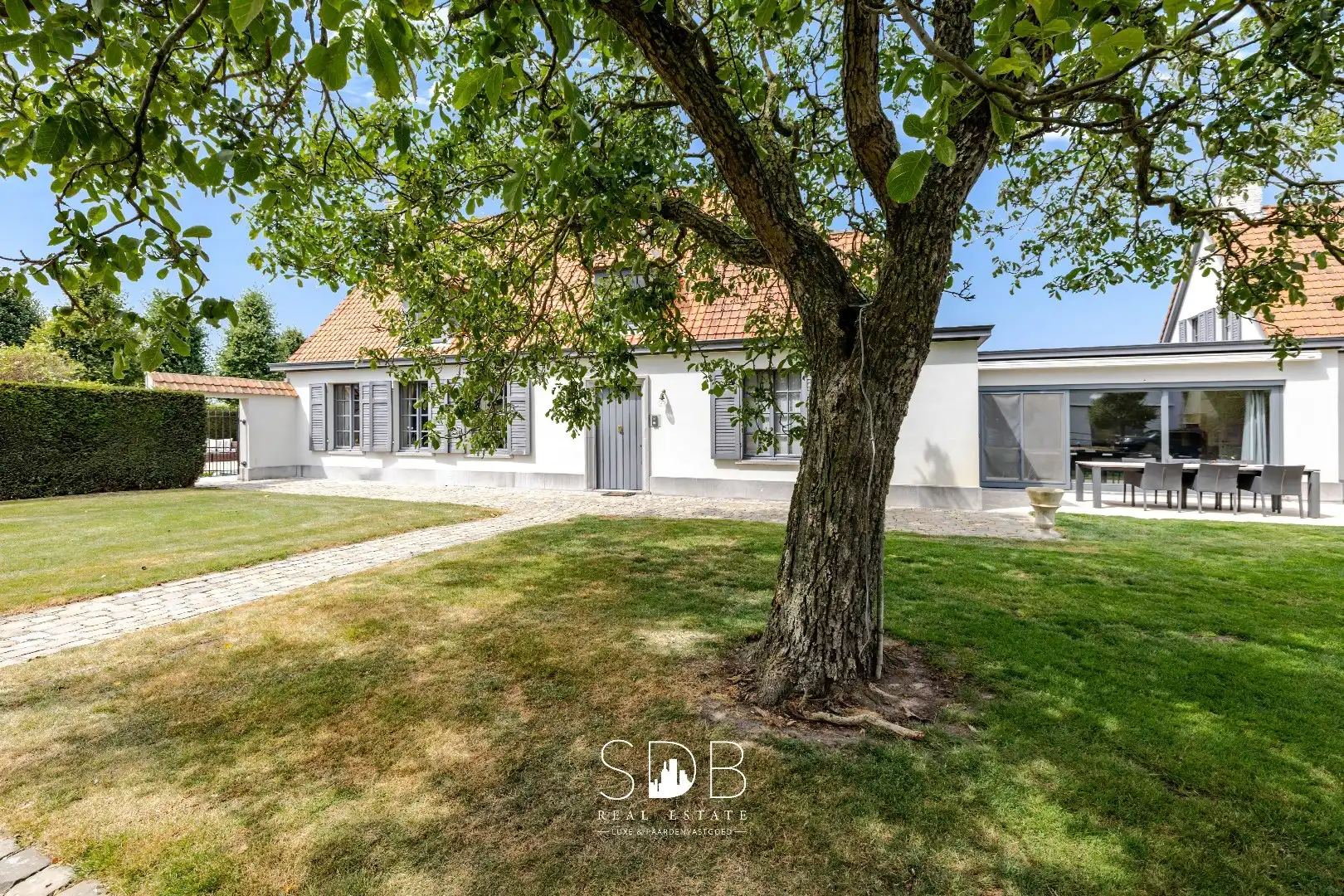 Landelijke villa met ruime bedrijfsgebouwen en opslagmogelijkheden op 23.740m² foto 26