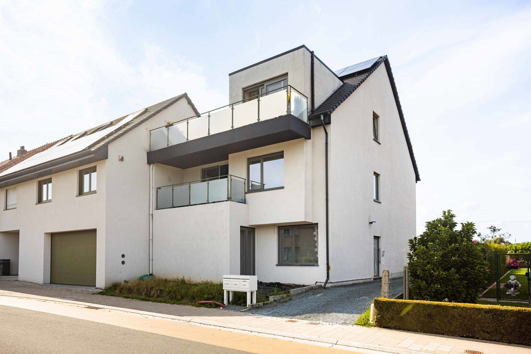 Te koop: Energiezuinig en 100% instapklaar appartement  foto {{pictureIndex}}