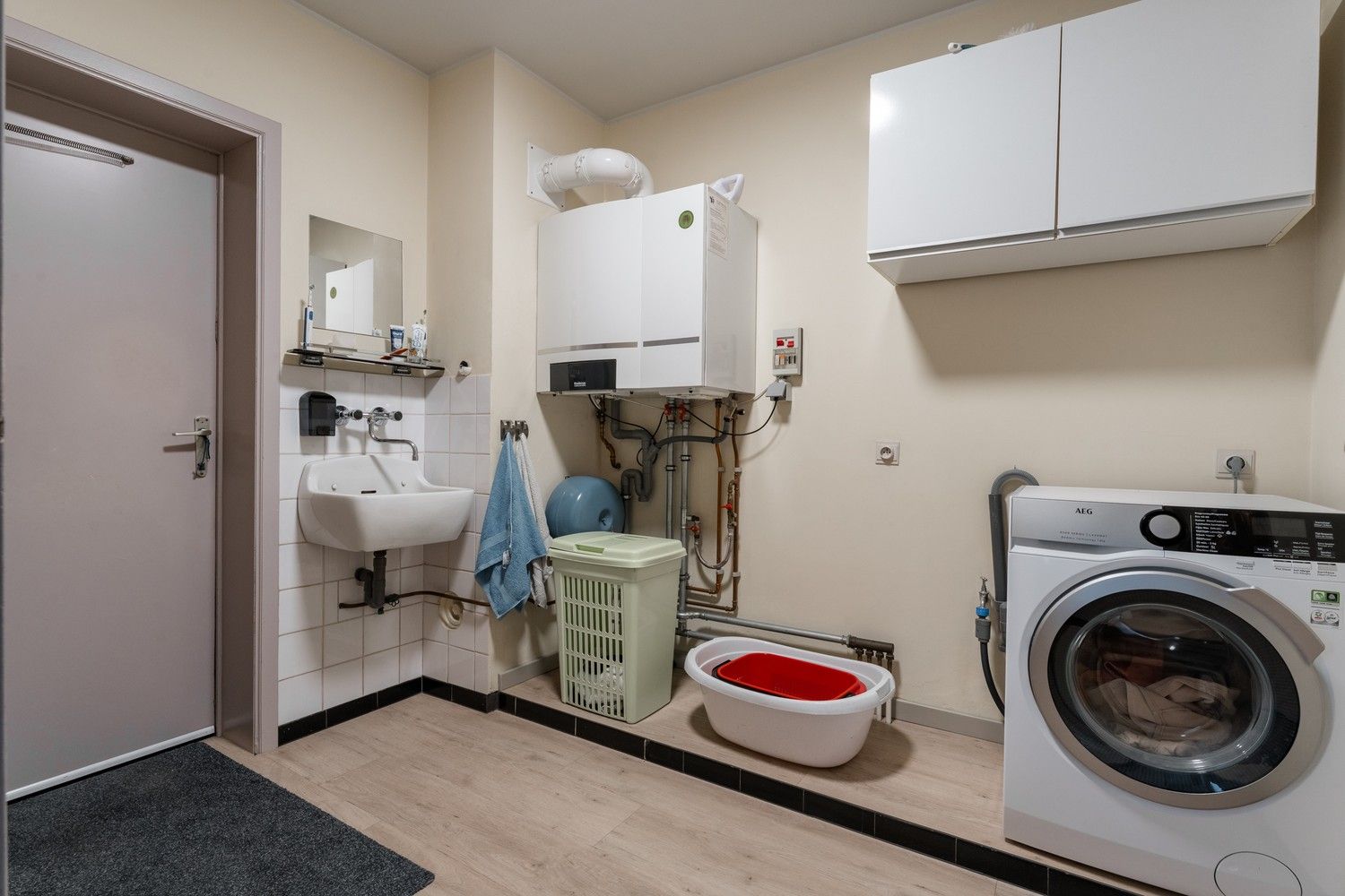 Gelijkvloerse 3 SLK woning op een mooi onderhoudsvriendelijk perceel foto 43