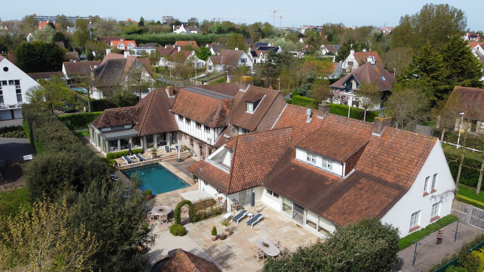 Exclusieve charmante villa met B&B te Nieuwpoort Simli foto {{pictureIndex}}