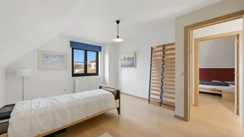 Villa van 209m² met 4 slaapkamers en zeer mooie tuin op 17 are foto 14