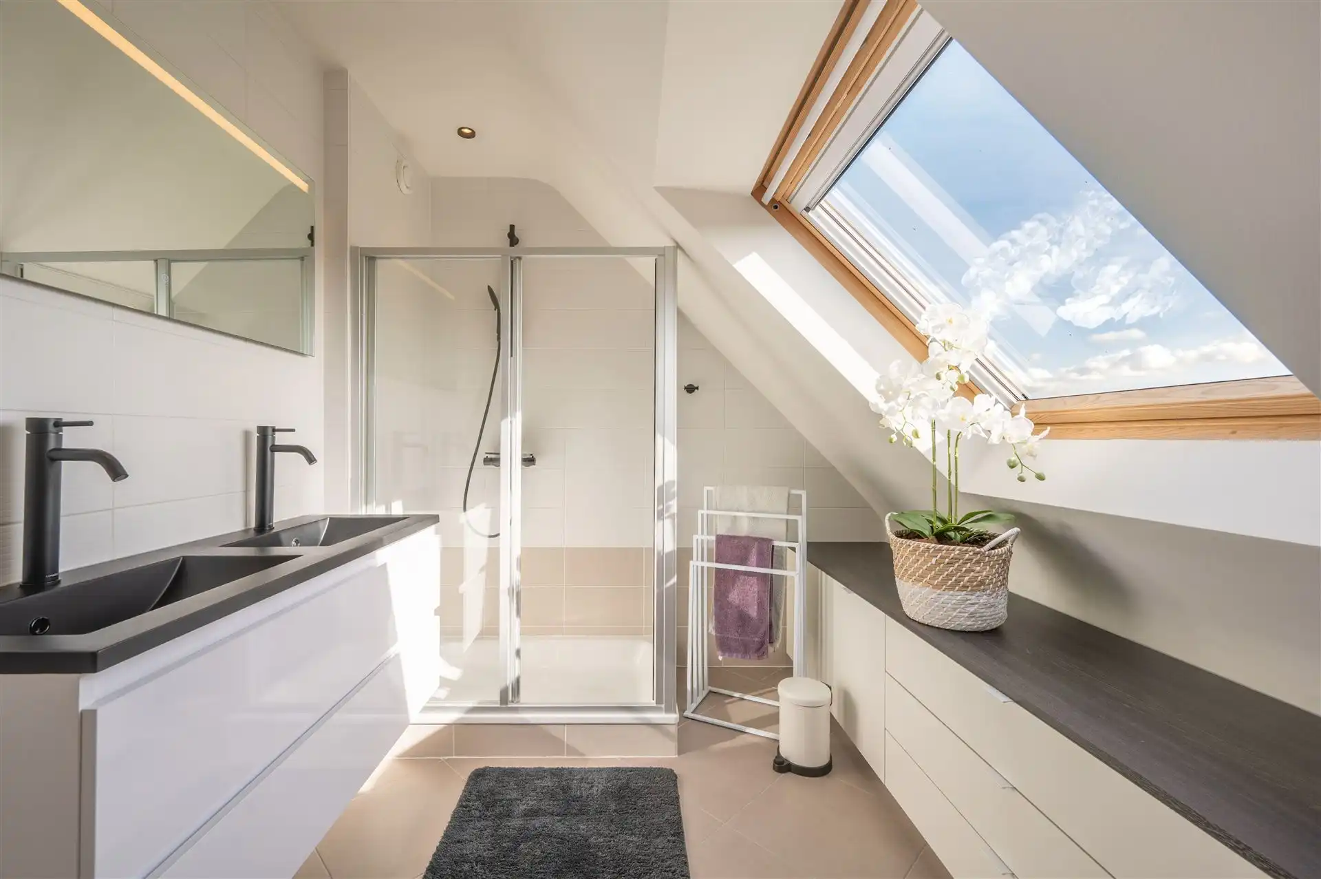 Ruime en stijlvolle duplex met terras en open zicht foto 18