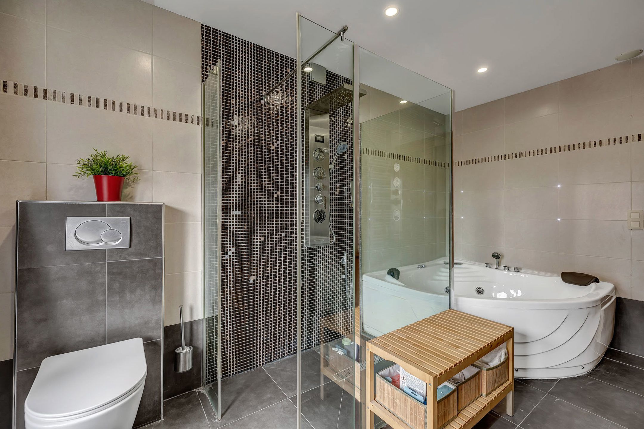 Instapklare villa met 6 slpk en uitstekende mobiliteitsscore foto 11