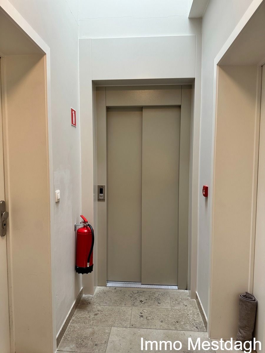 Duplex appartement op bovenste verdieping met terras & 3 slaapkamers in centrum Diest. foto 25