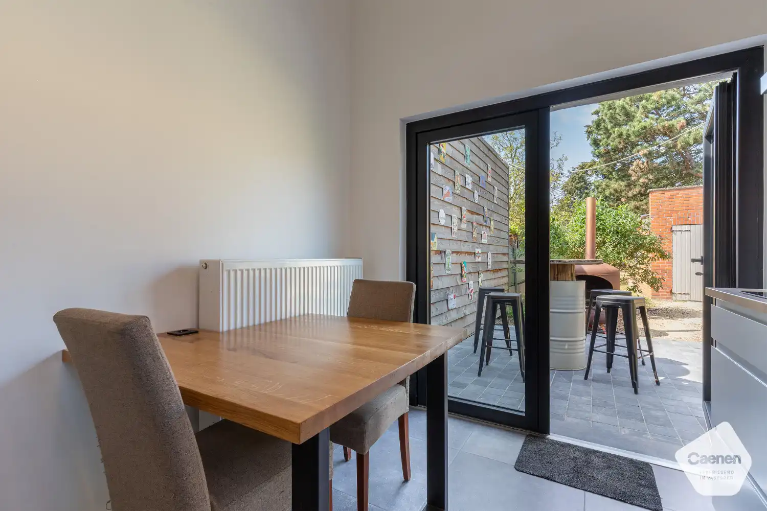 Volledig gerenoveerde woning in het hart van Assebroek met 3 mooie slaapkamers en prachtige tuin foto 8