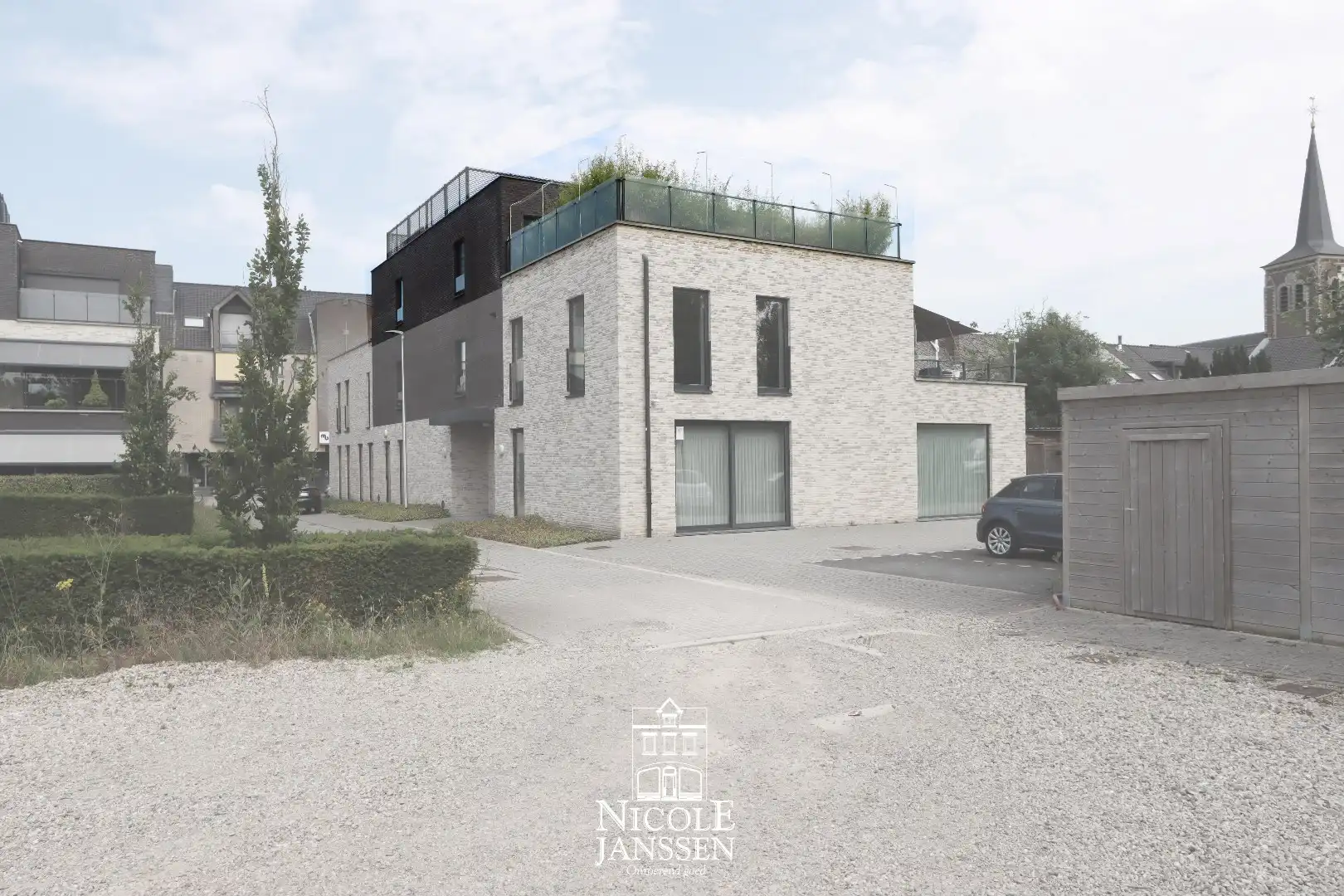 Ruim ingedeeld penthouse met drie slaapkamers en ruim terras in het centrum  foto 2