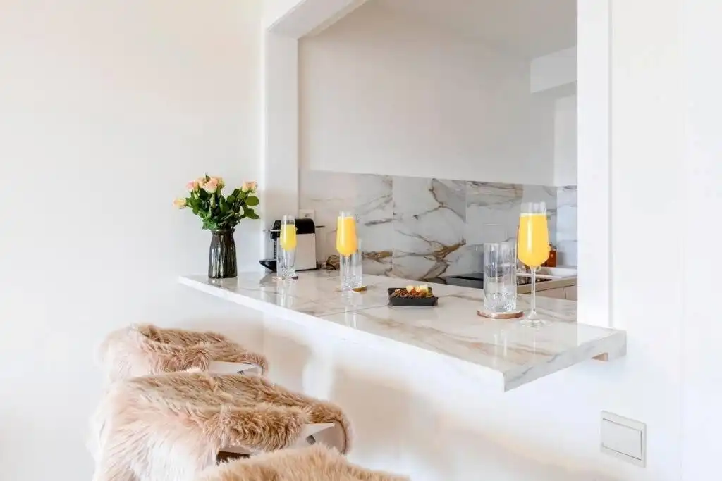 Stijlvol gerenoveerd 1-slaapkamerappartement aan het water in hartje Gent foto 3