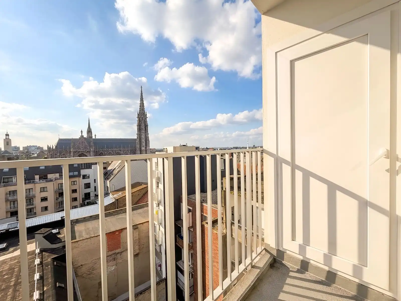 Ruim appartement met verzichten op jachthaven van Oostende foto 14