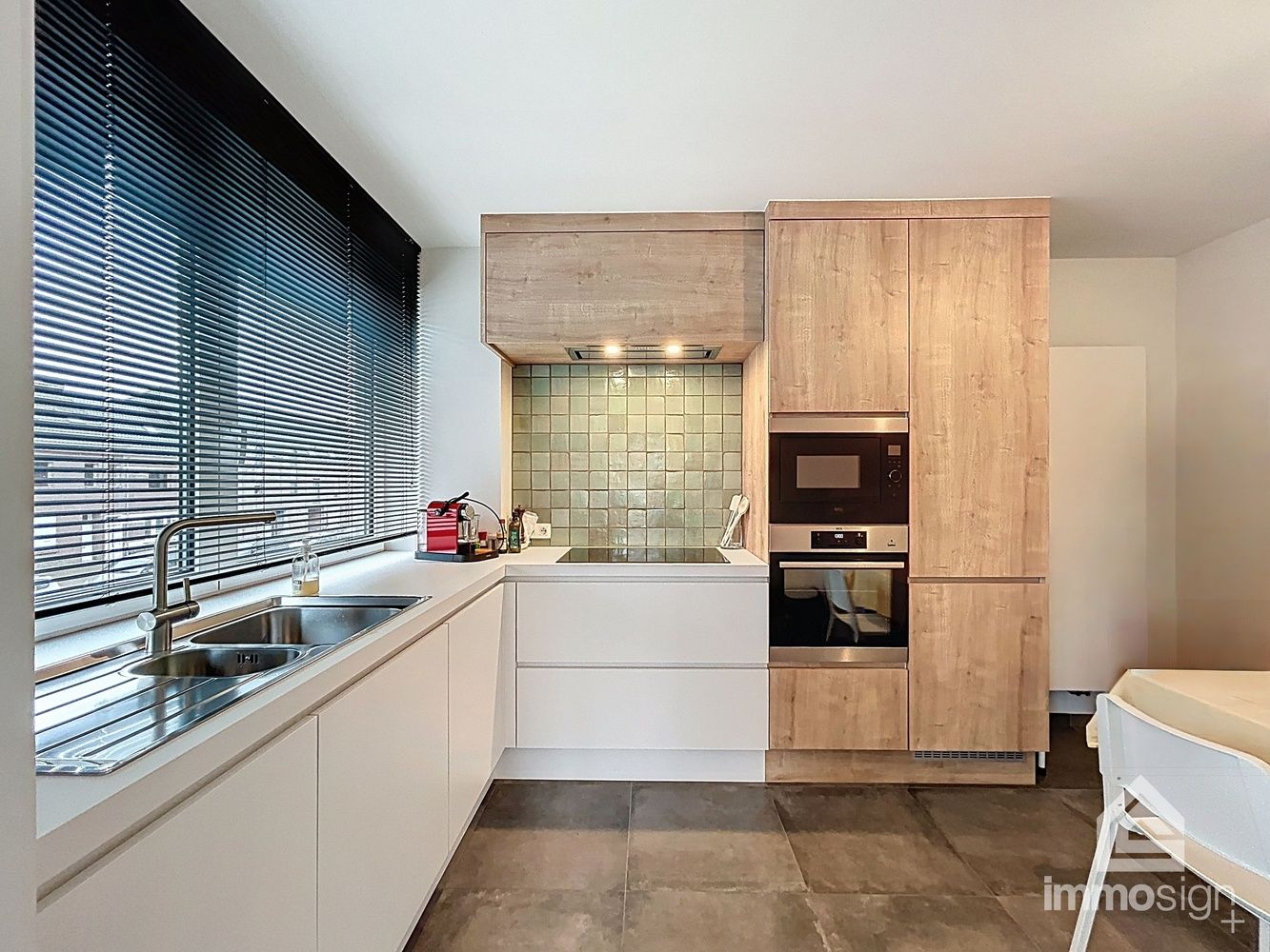 Ruim, lichtrijk appartement in hartje Bree! foto 8