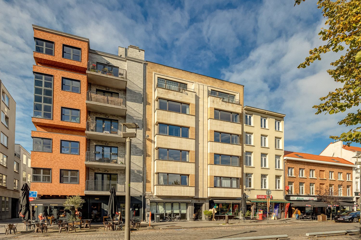 Totaalgerenoveerd appartement aan de Vogelenmarkt (90m²) in mooi Art-décogebouw te hartje Antwerpen foto 2