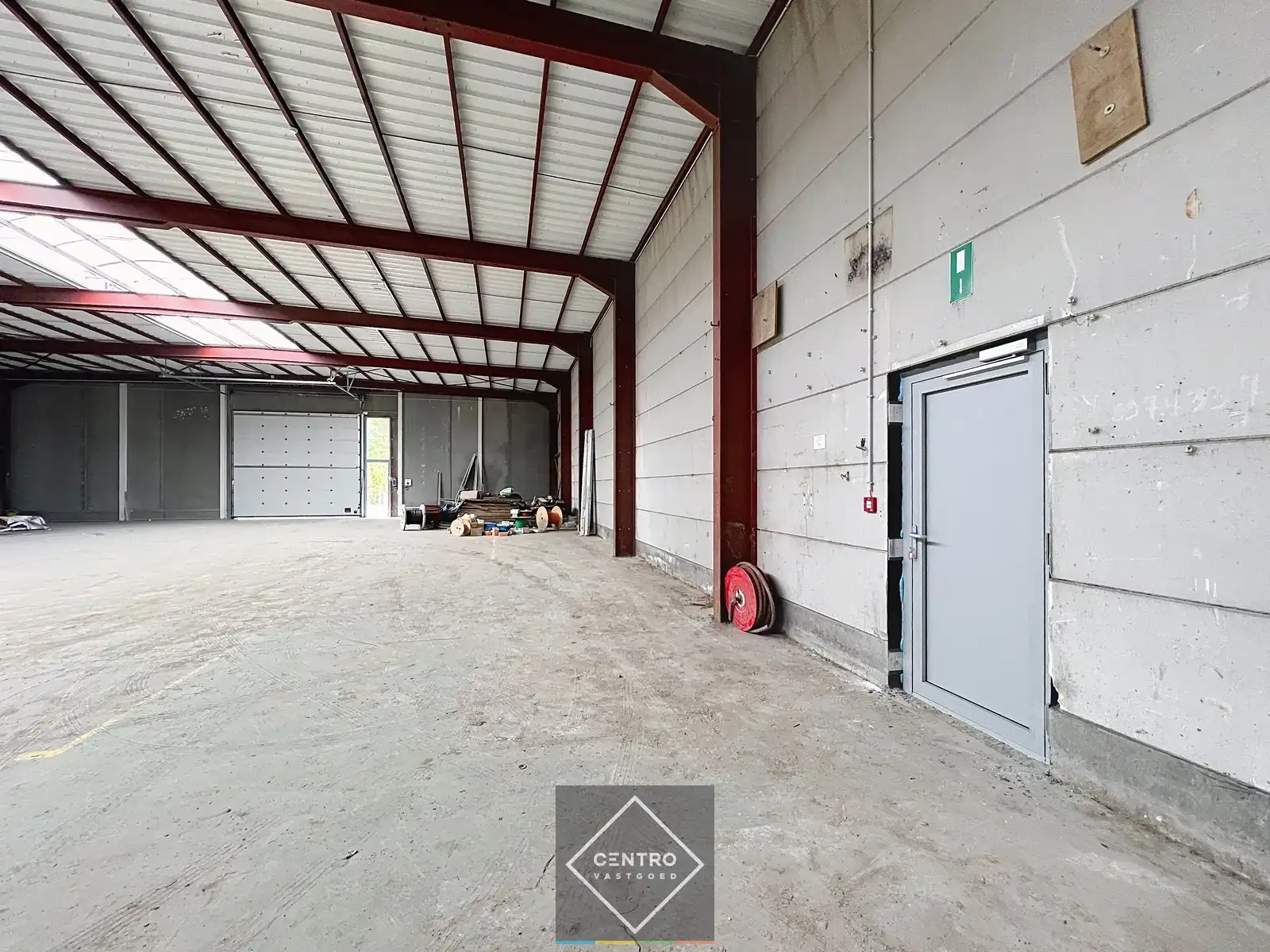 Unit van 749 m² (aangesloten op het WARMTENET) met 8 parkeerplaatsen op TOP-locatie te Kortrijk. foto 8