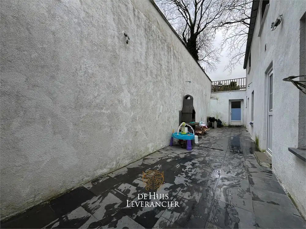 RUIME woning te koop (8 slpks, 2 badk) die ook perfect als tweewoonst kan dienen foto 6