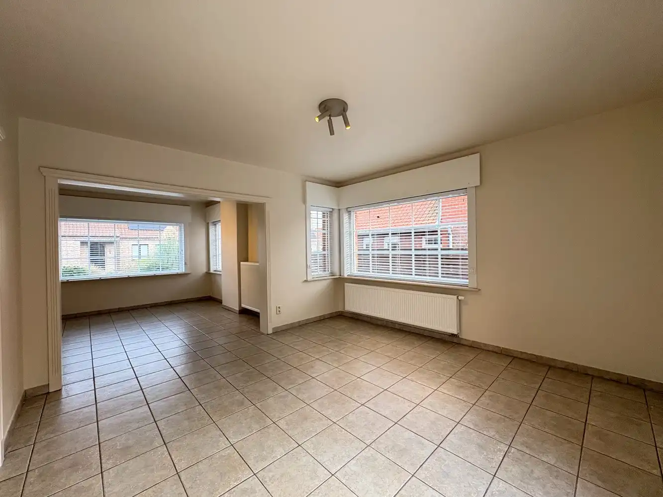 Charmante, gerenoveerde halfopen woning met tuin + garage foto 5