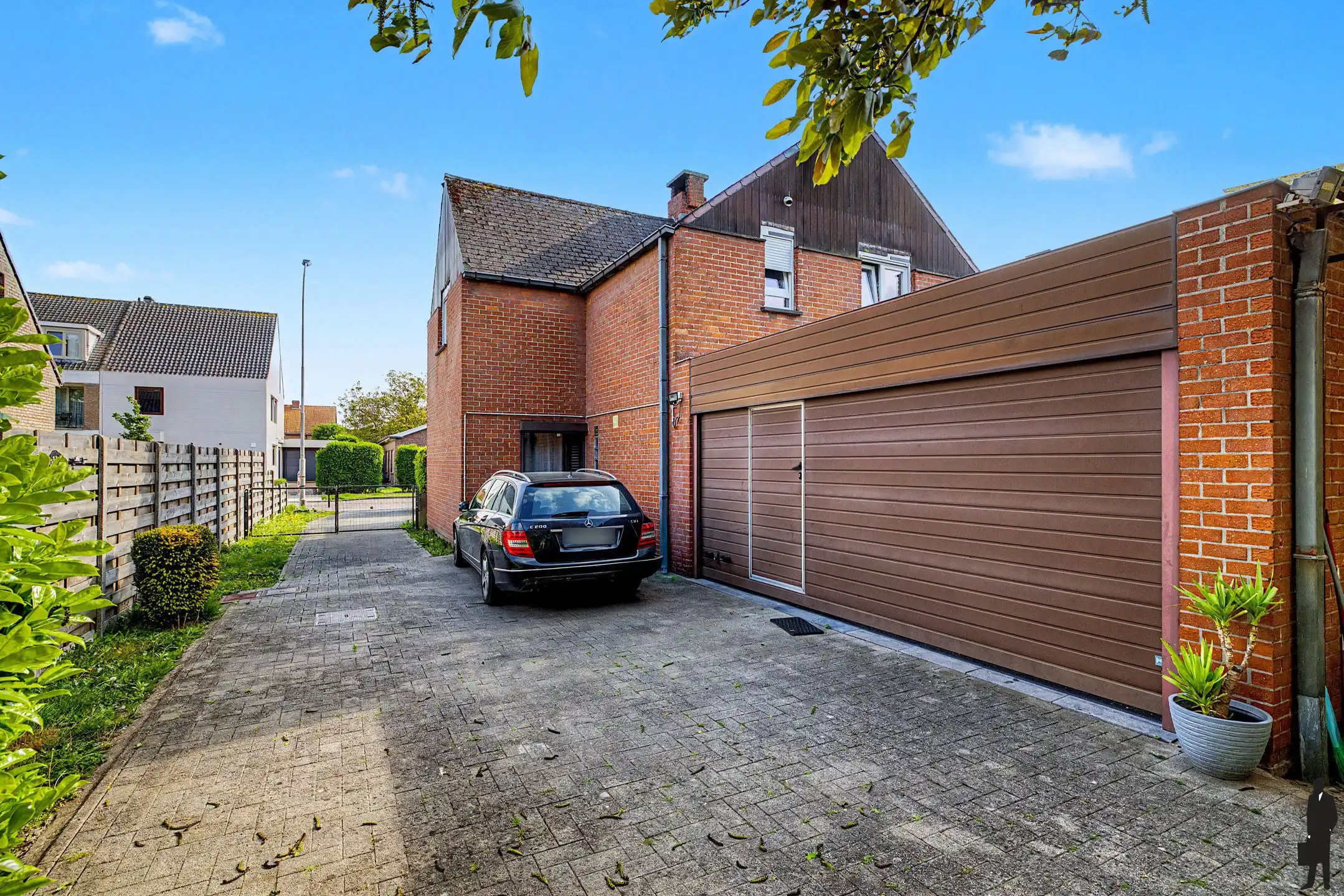 Ruime gezinswoning met tuin en dubbele garage te Eeklo  foto 16
