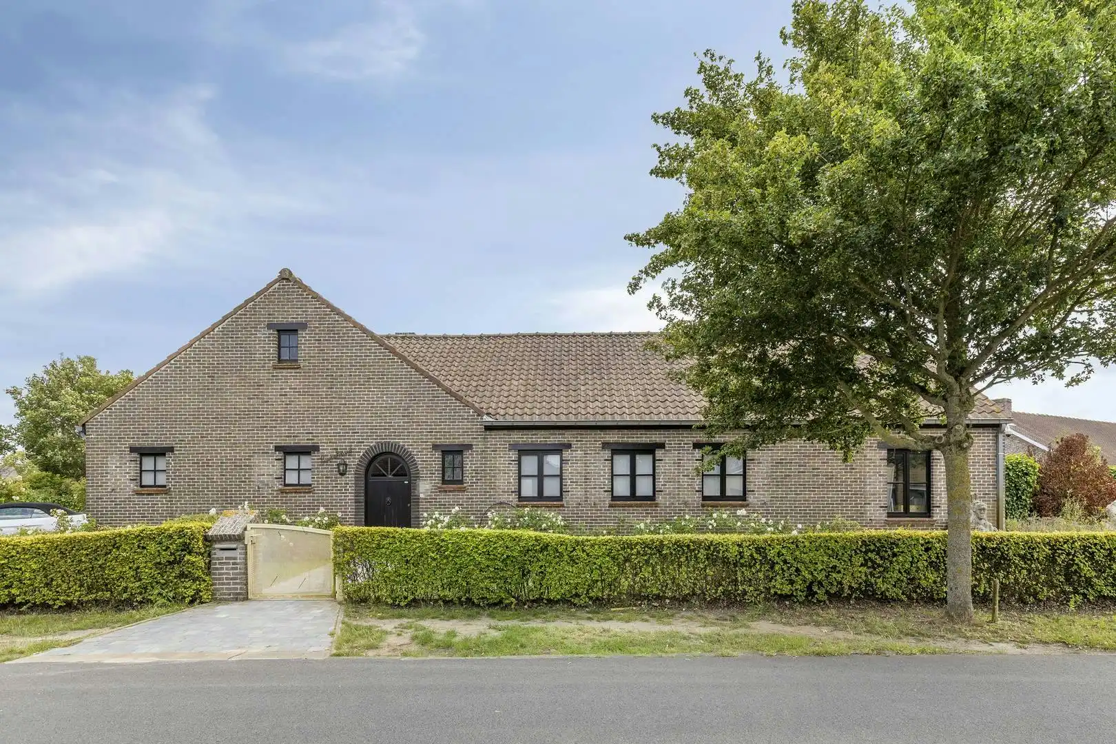 Ruime gelijkvloerse villa met dubbele garage te Koksijde foto 2