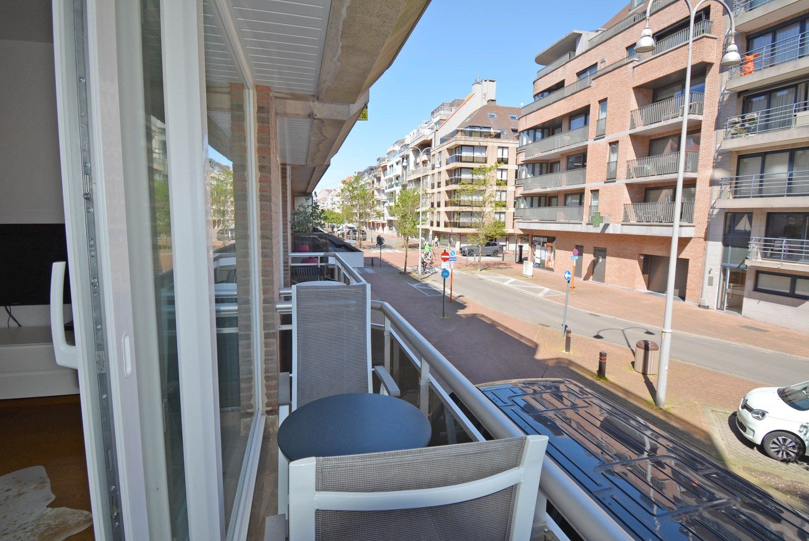 Gezellige studio met terras op wandelafstand van het strand foto 2