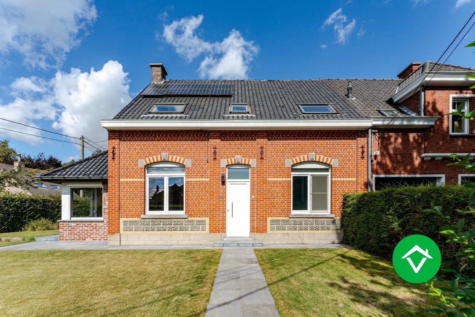 Ruime halfopen bebouwing met 4 slaapkamers en ruime tuin! foto 4