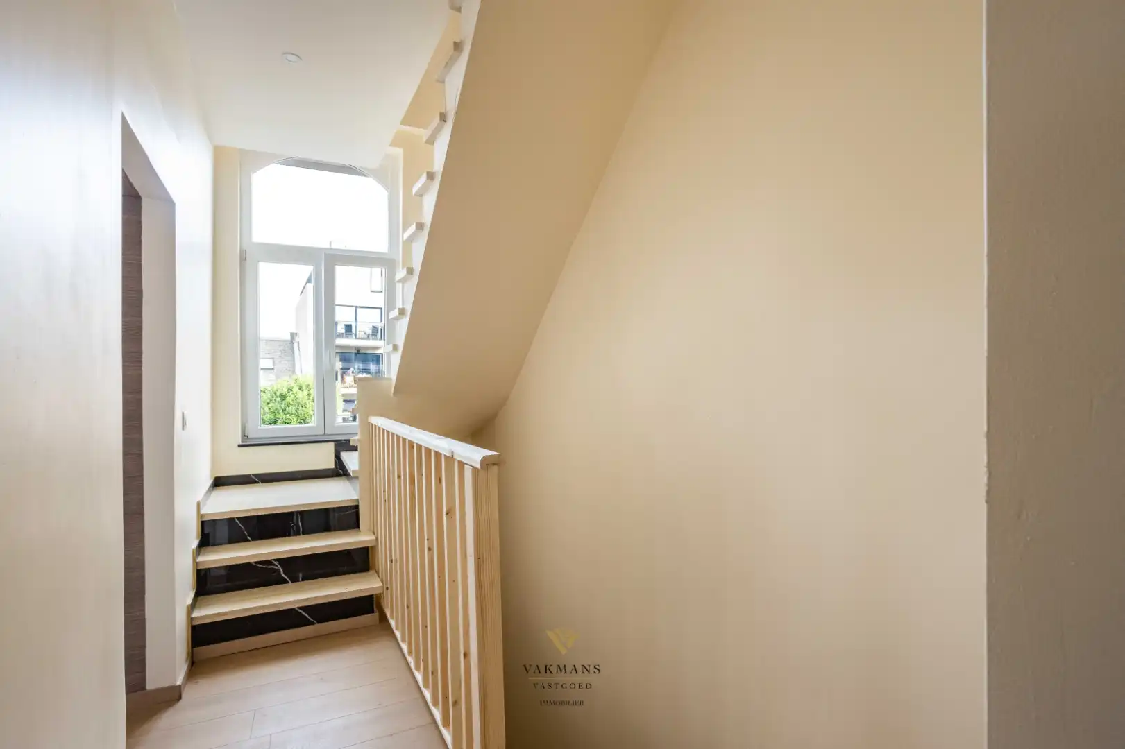 Gerenoveerde moderne woning met 4 slaapkamers en stadstuin foto 24