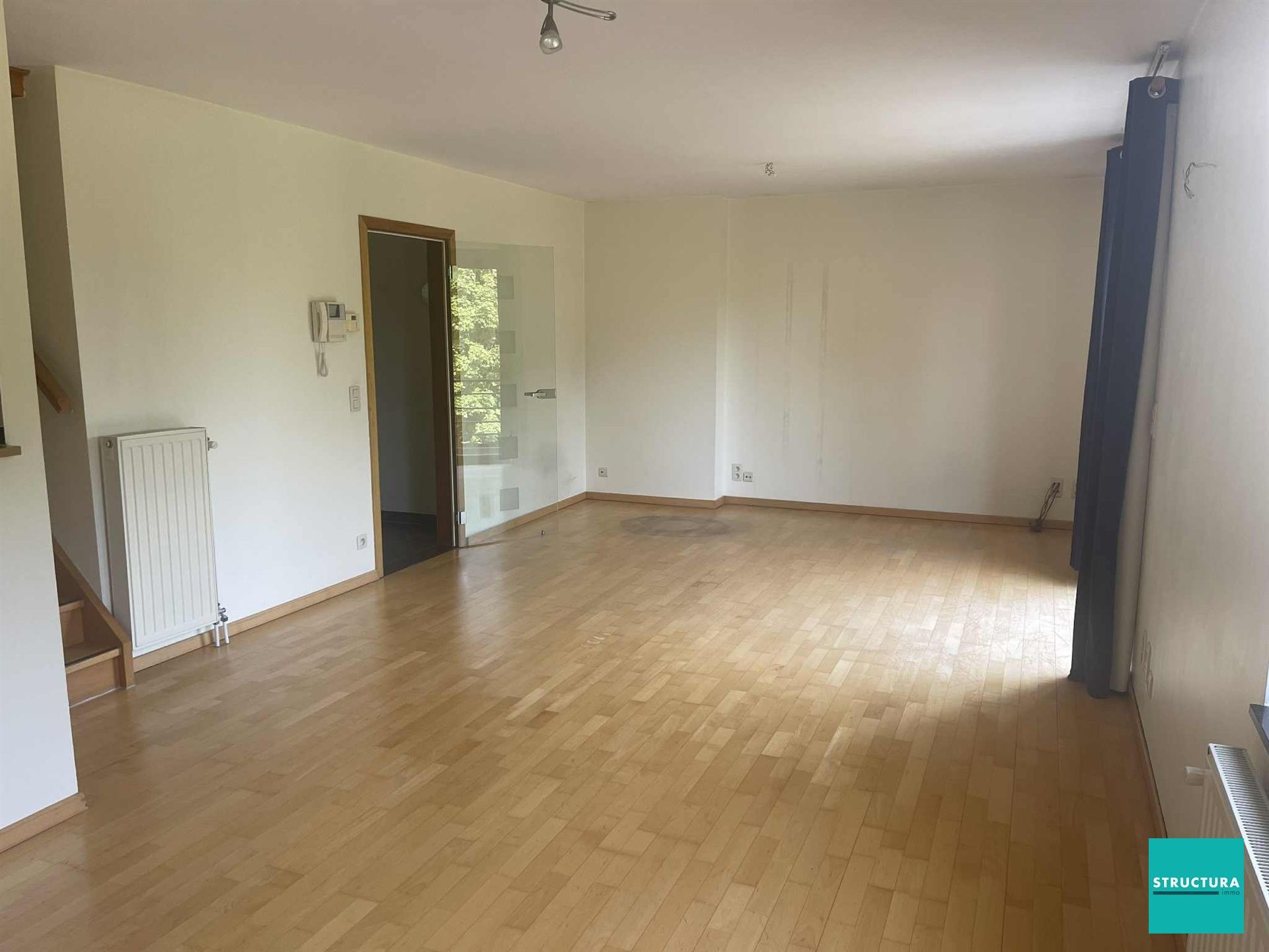 Instapklaar appartement met 2 kamers en terras foto 8