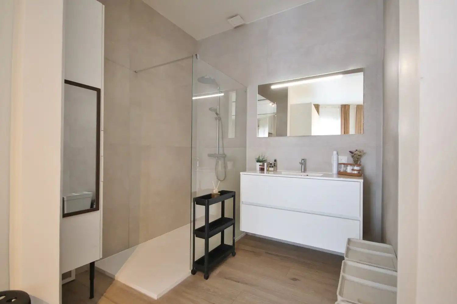 Lichtrijk appartement op een toplocatie! foto 4