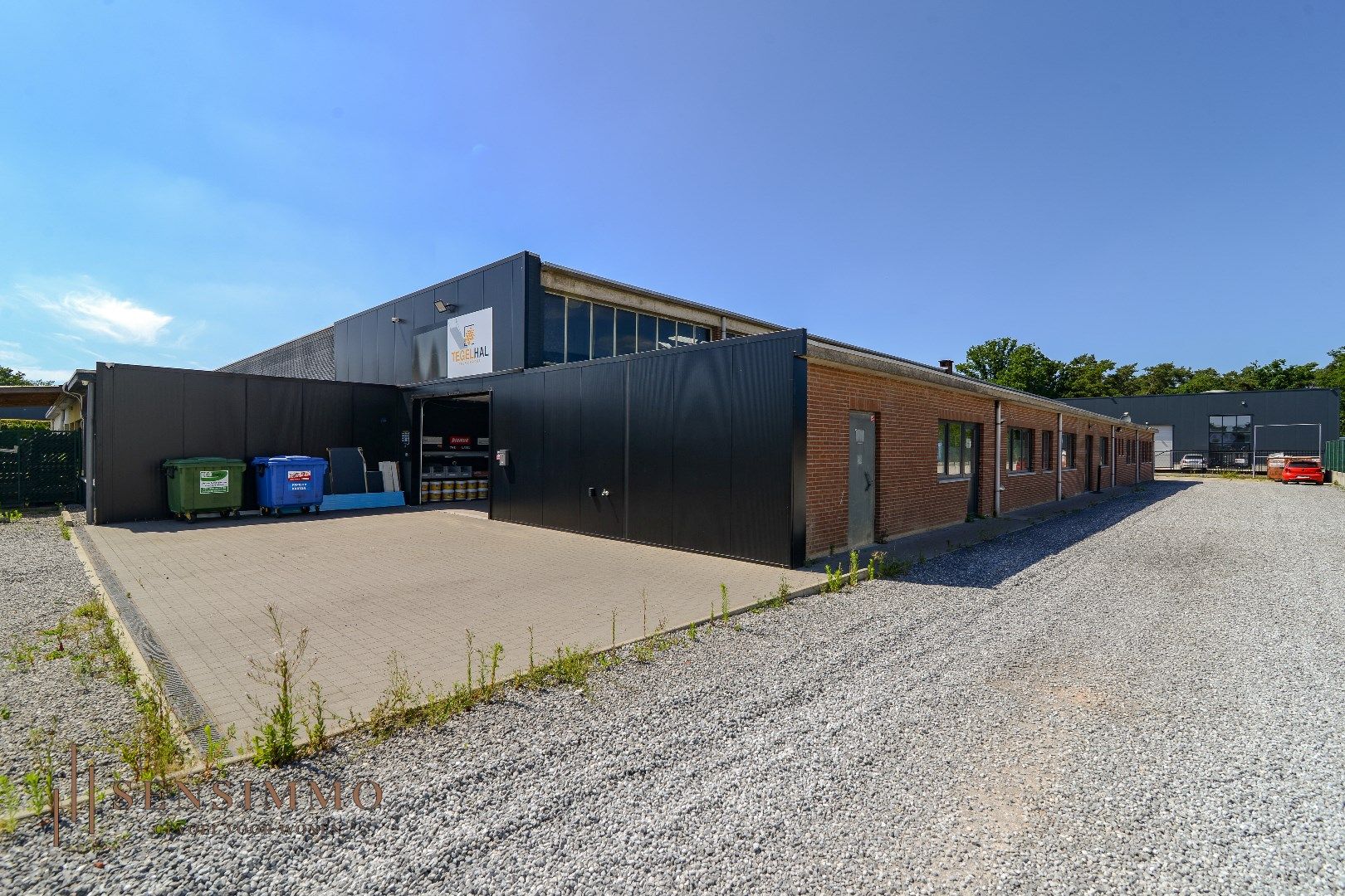 Ruim opslagplaats voor industriële of andere doeleinden op industrieplaats in Houthalen-Helchteren foto 2
