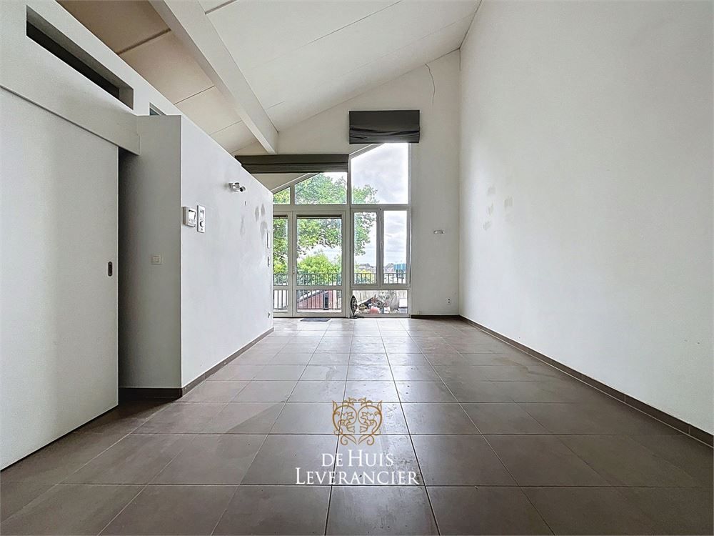 Luxueuze serviceflat met 1 slk en ruim terras foto 7