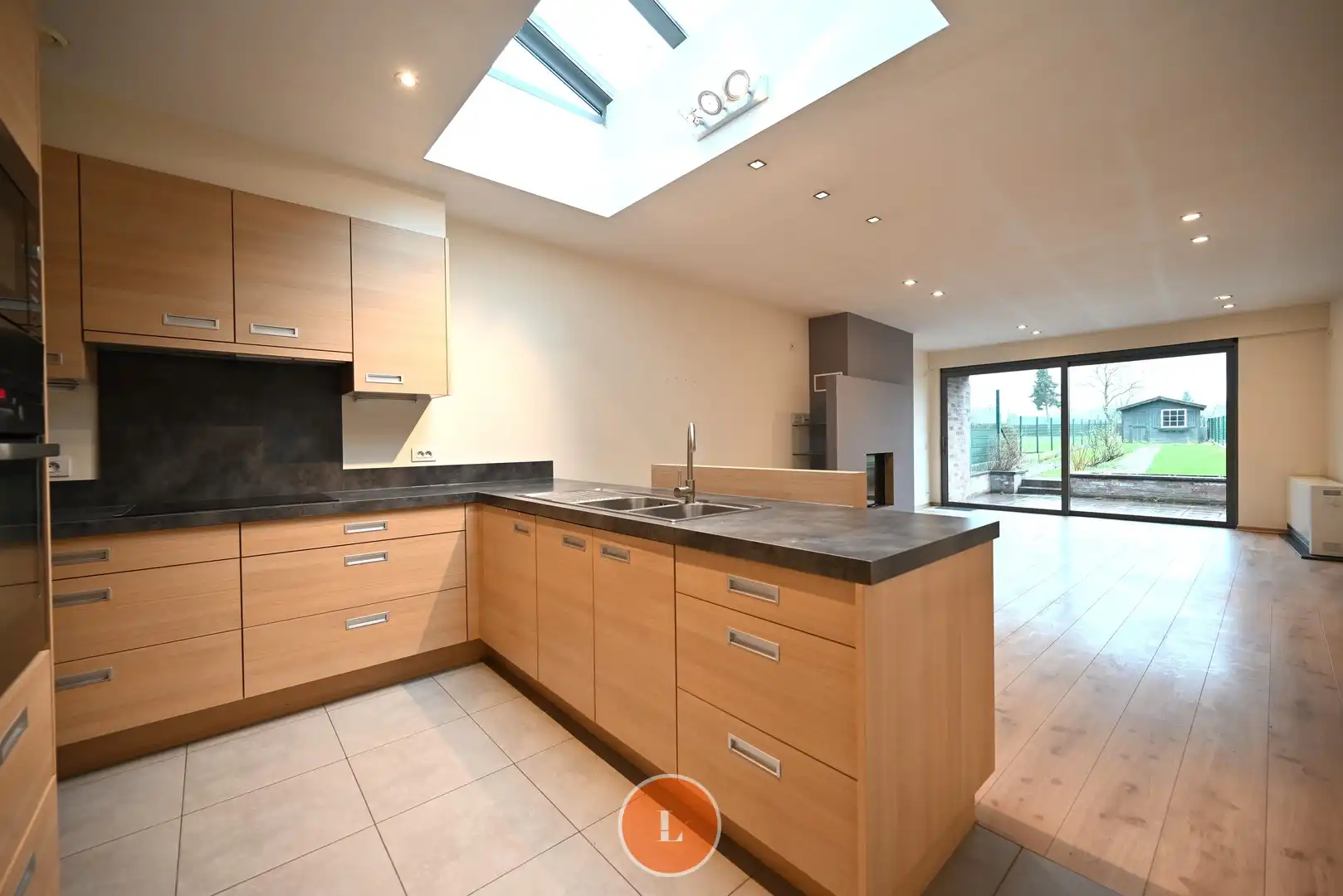 Instapklare woning te koop in Menen foto {{pictureIndex}}