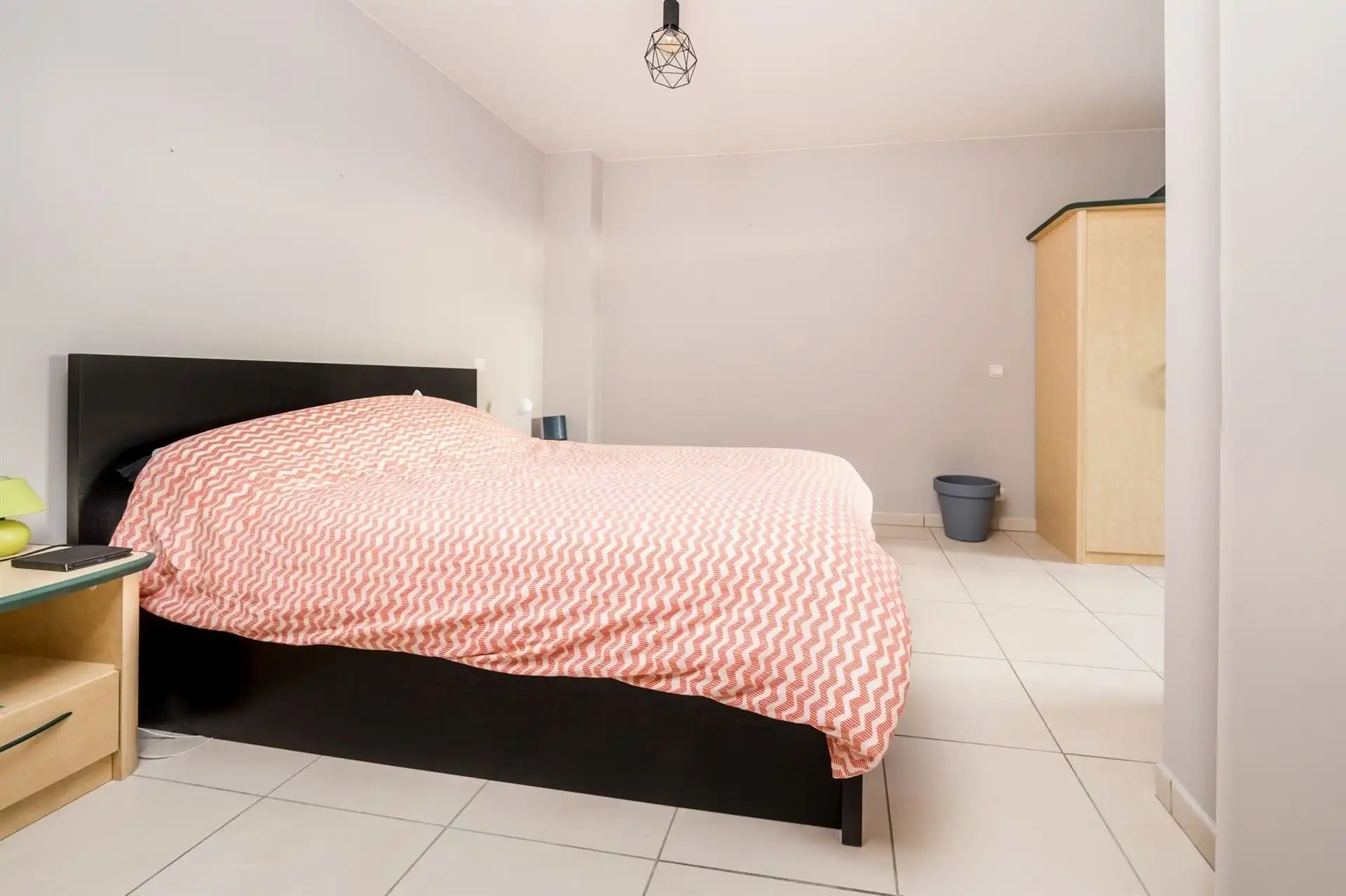 Lichtrijk glv appartement met tuin & 2 slaapkamers foto 4