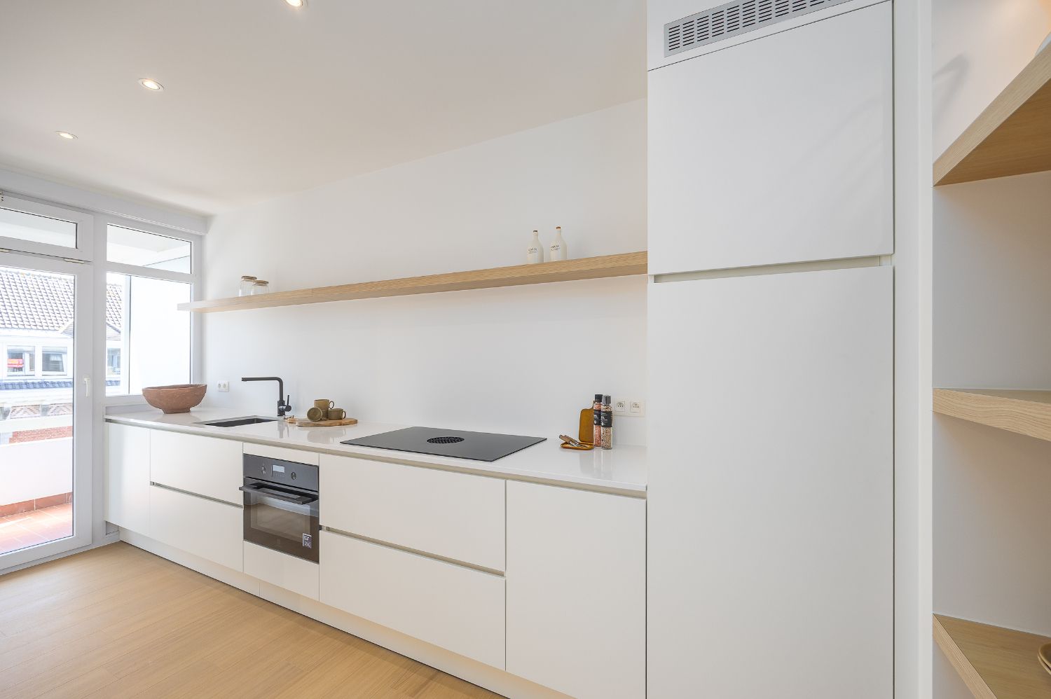 Gerenoveerd twee slaapkamer appartement op centrale ligging foto 6
