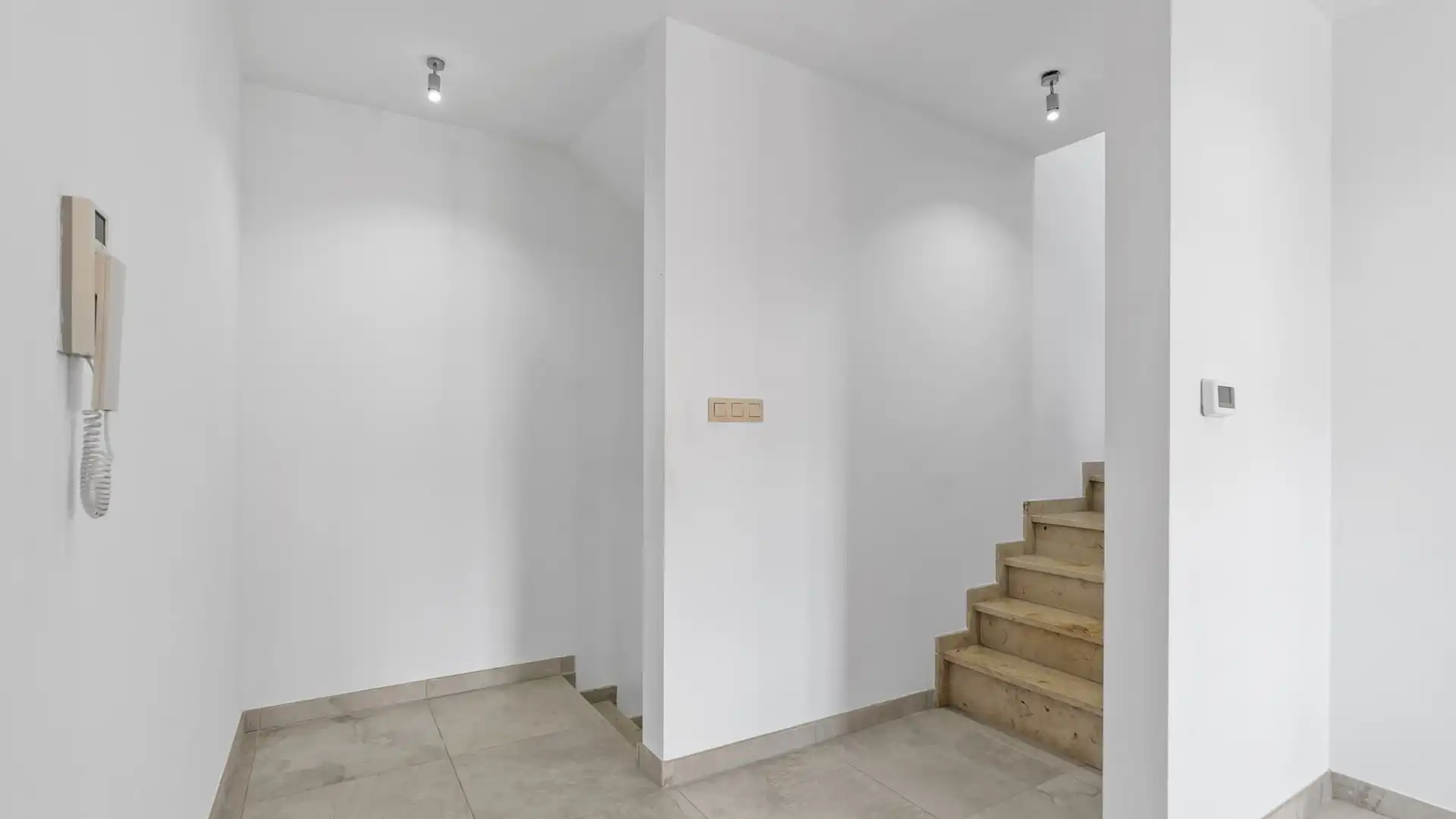 Wonen boven je zaak? Ontdek deze instapklare opportuniteit in het hart van Maasmechelen foto 29