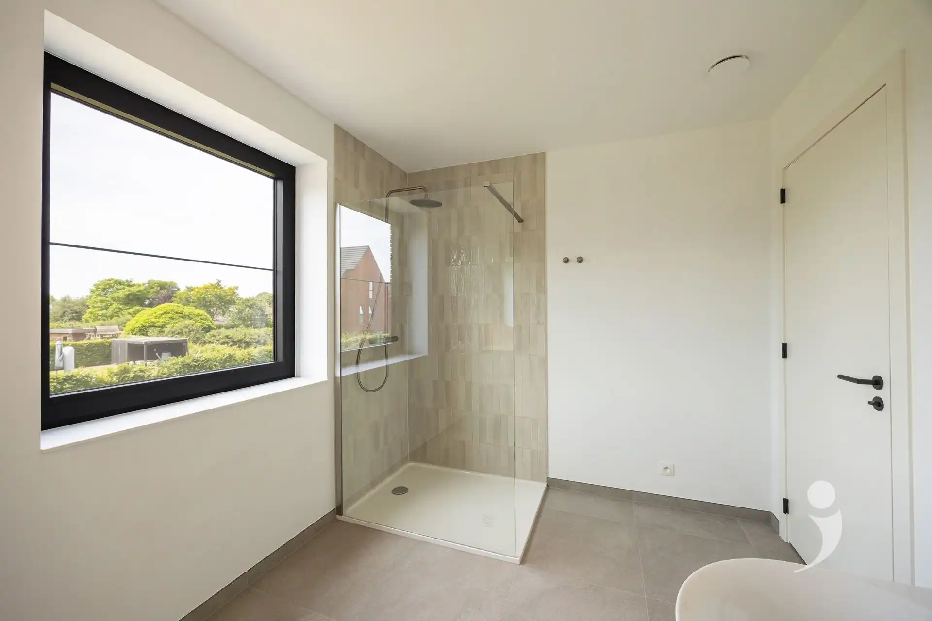 Nieuwbouwwoning in zeer rustige straat! foto 18