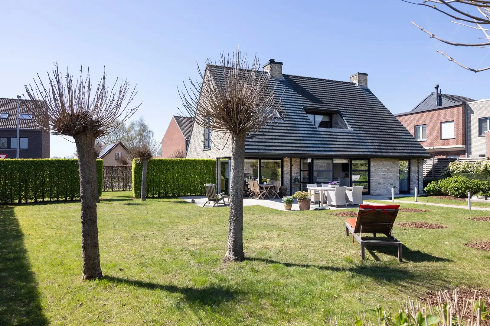 Magazijn van 130 m² met voorliggende villa. foto 22