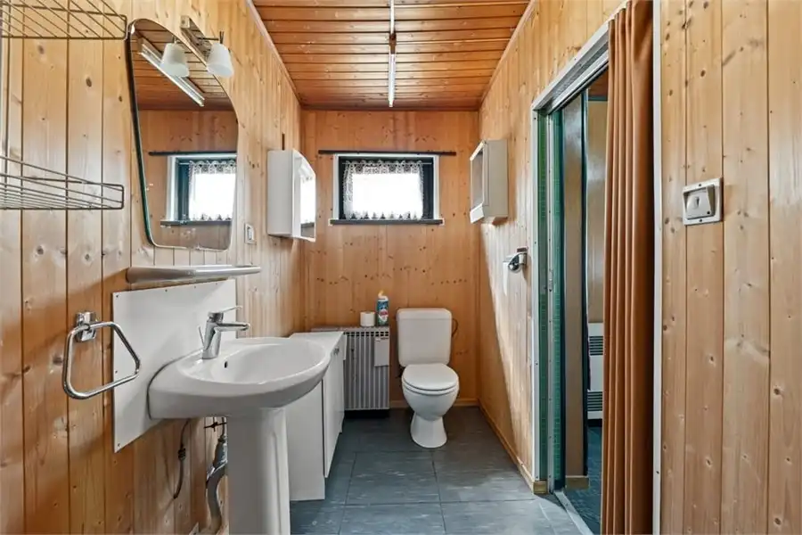 2 TE RENOVEREN WONINGEN+ 16 GARAGES OP EEN PERCEEL VAN 9A87 foto 15