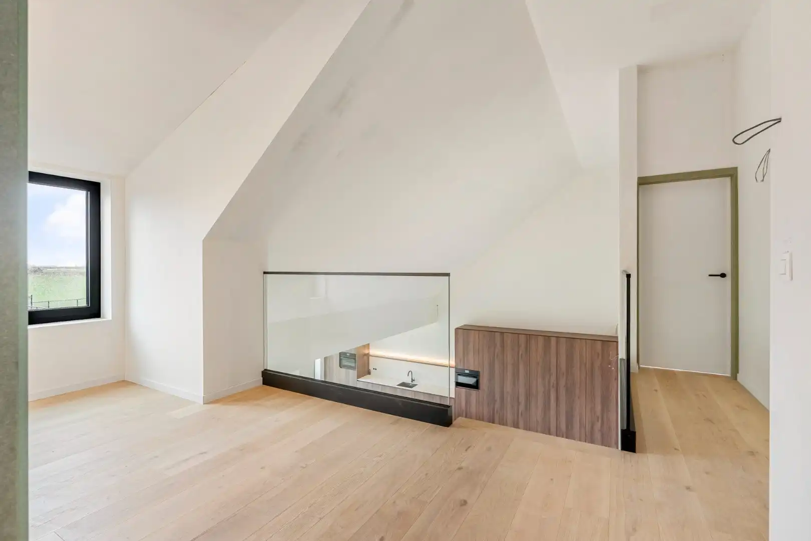 Exclusieve, volledig afgewerkte halfvrijstaande woning na transformatie van bestaande hoeve naar 2 BEN-woningen!  foto 21