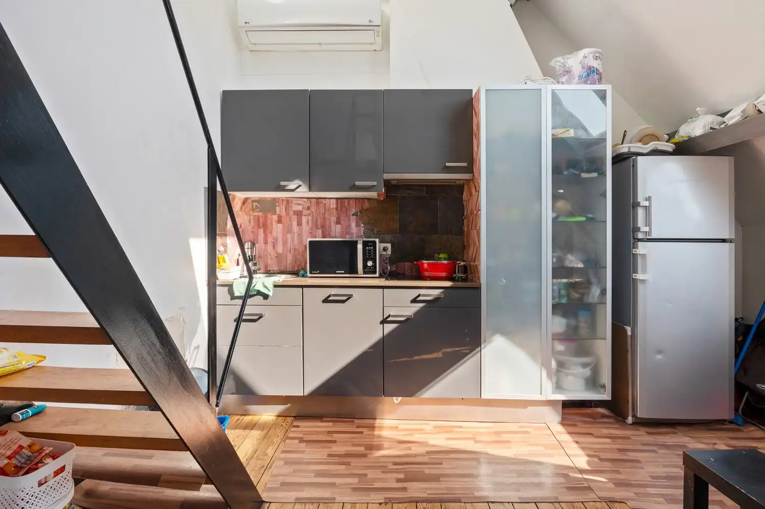 Prachtig en uniek vergunde opbrengsteigendom (BAR 6%) in historisch en gerenoveerd postgebouw te Antwerpen foto 24