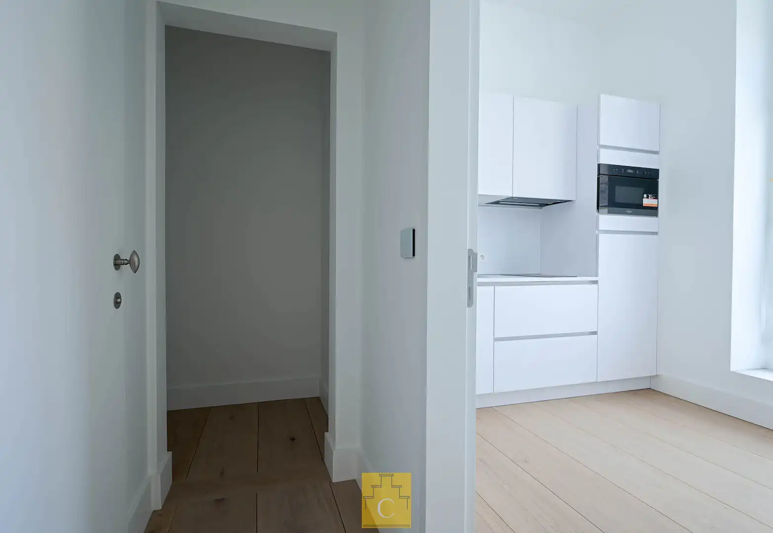 2 ruime kantoorruimtes met hoge plafonds in charmant herenhuis foto 12