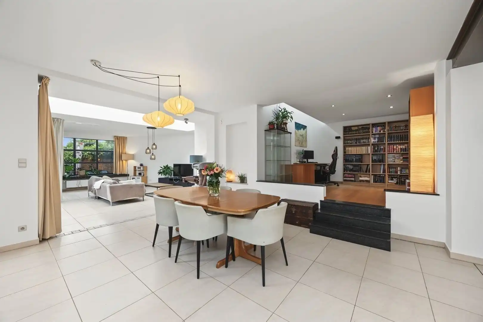Een ruime, lichtrijke woning met uitbreidingsmogelijkheden in het hart van Zemst foto 6