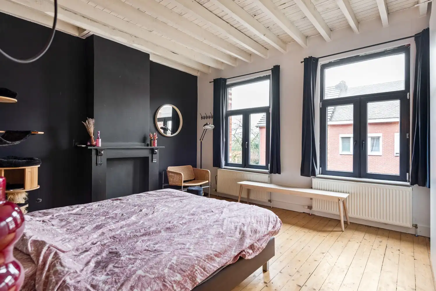 Charmant, gerenoveerd huis met 4 slaapkamers, 2 badkamers en gezellige tuin in Wijnegem! foto 10