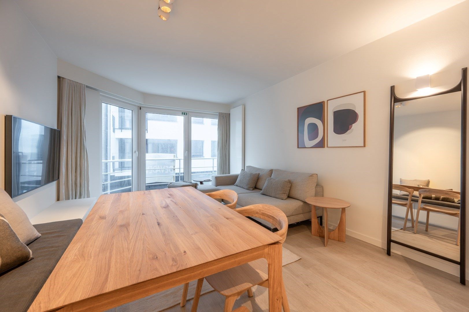 Gerenoveerd 1-slaapkamer appartement met zijdelings zeezicht in het Zoute foto 4