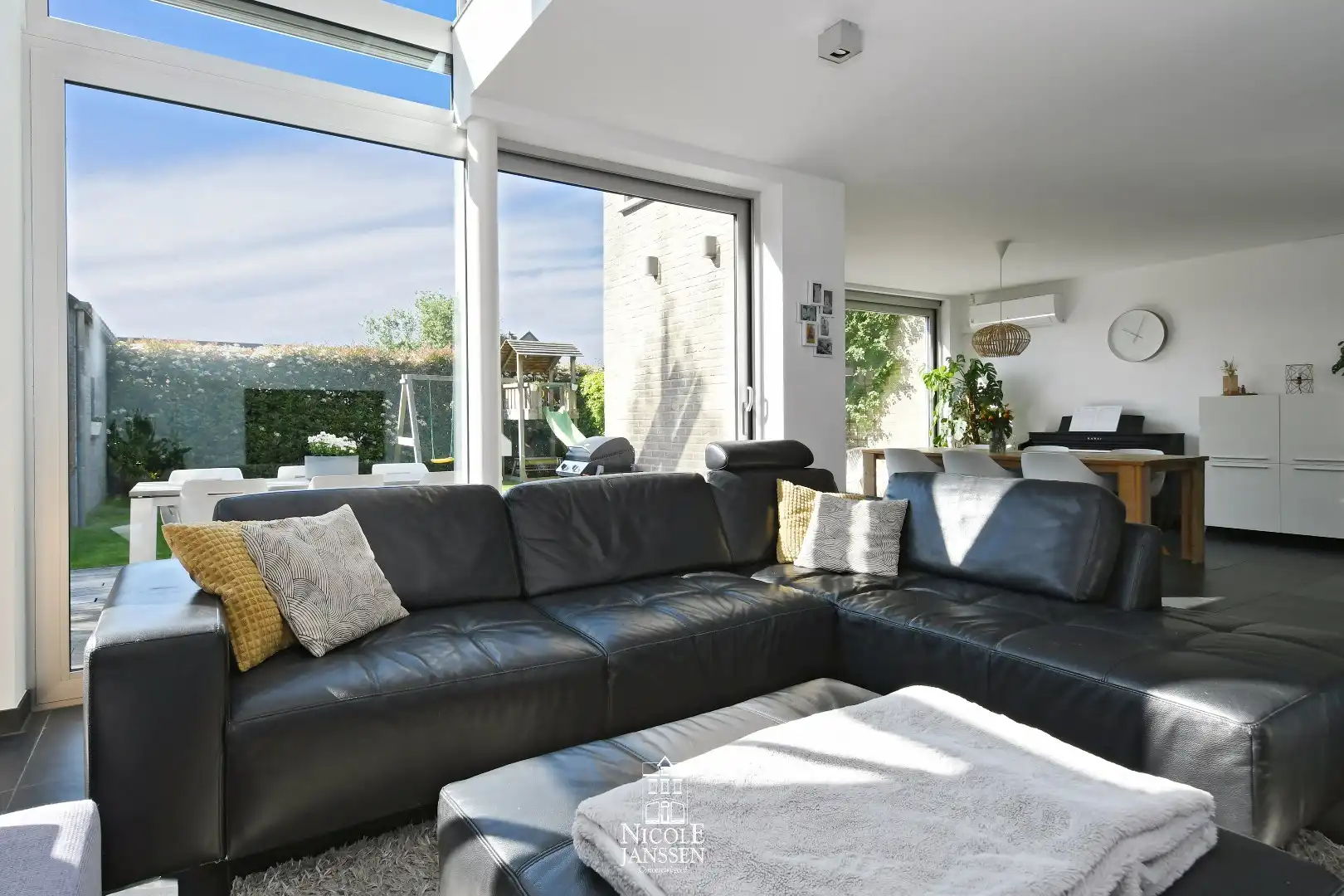 Halfvrijstaande gezinswoning met vrijstaande garage foto 7