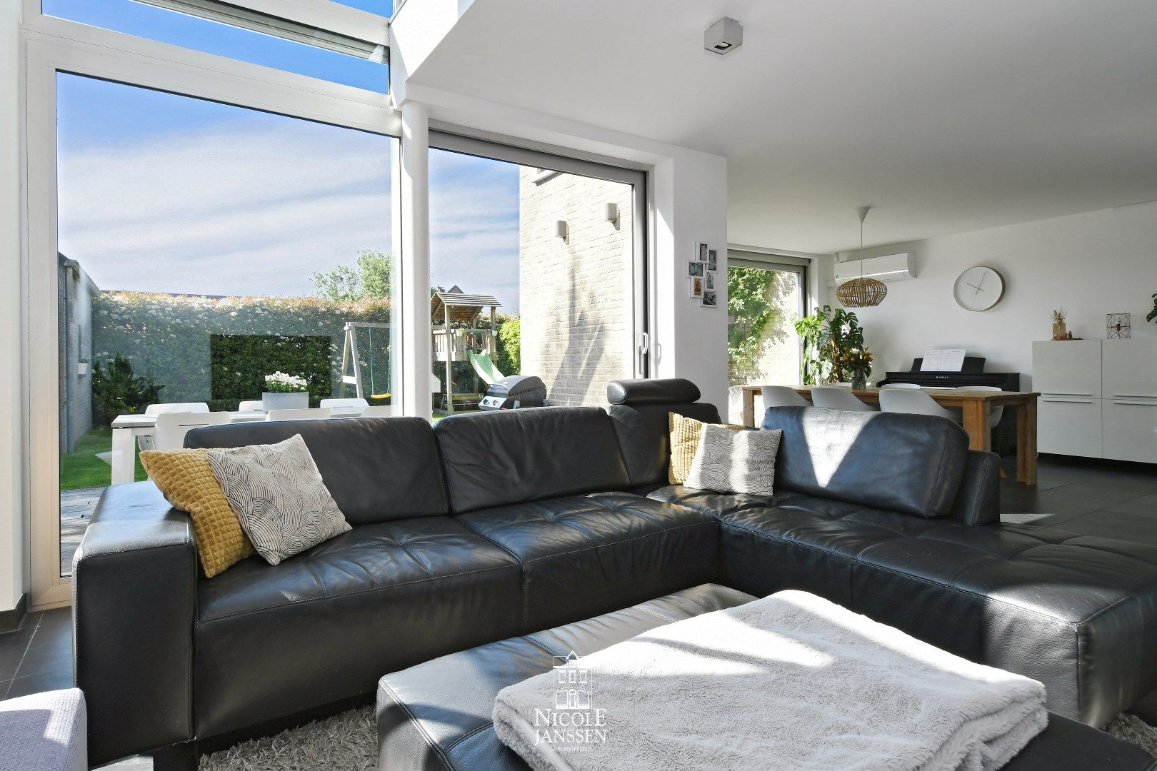 Halfvrijstaande gezinswoning met vrijstaande garage foto 7