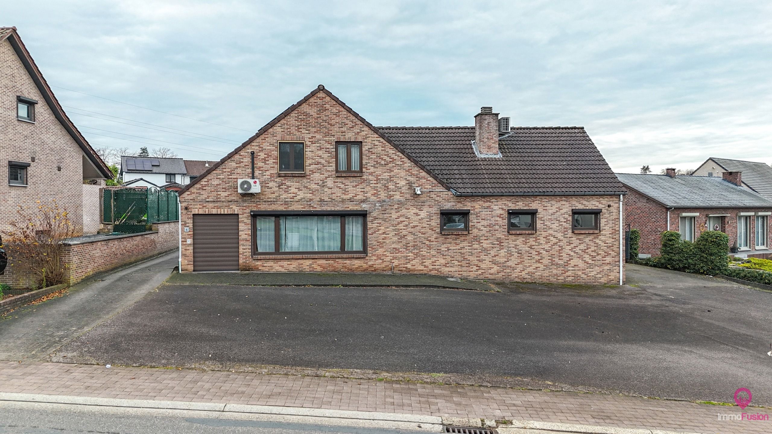 Woning 4 slpk met commerciële vergunning op centrale ligging foto 2