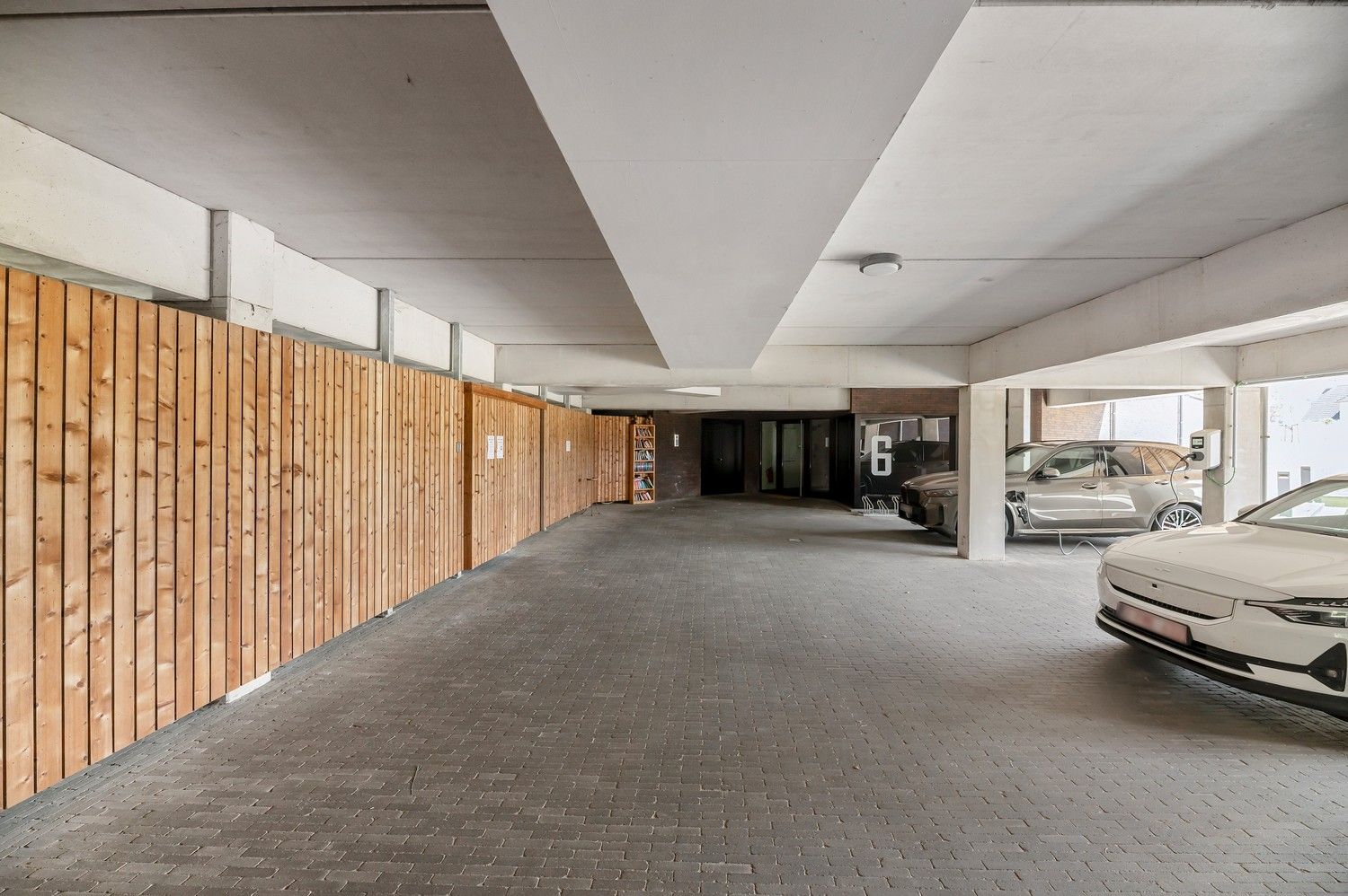Exclusieve penthouse met panoramisch terras en uitzicht op het Albertkanaal. foto 29
